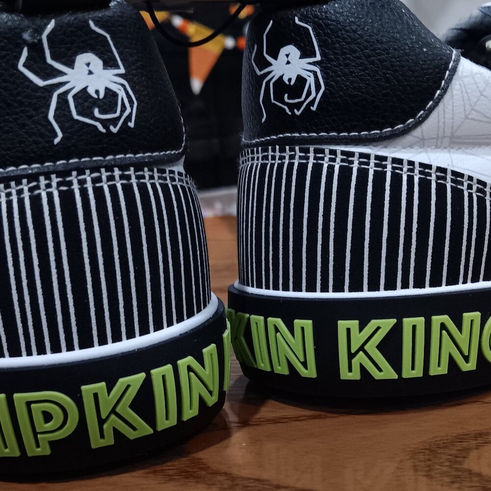 Disney Tim Burton's Nightmare Before Christmas low top shoes Size 10 1/2 - Picture 5 of 5